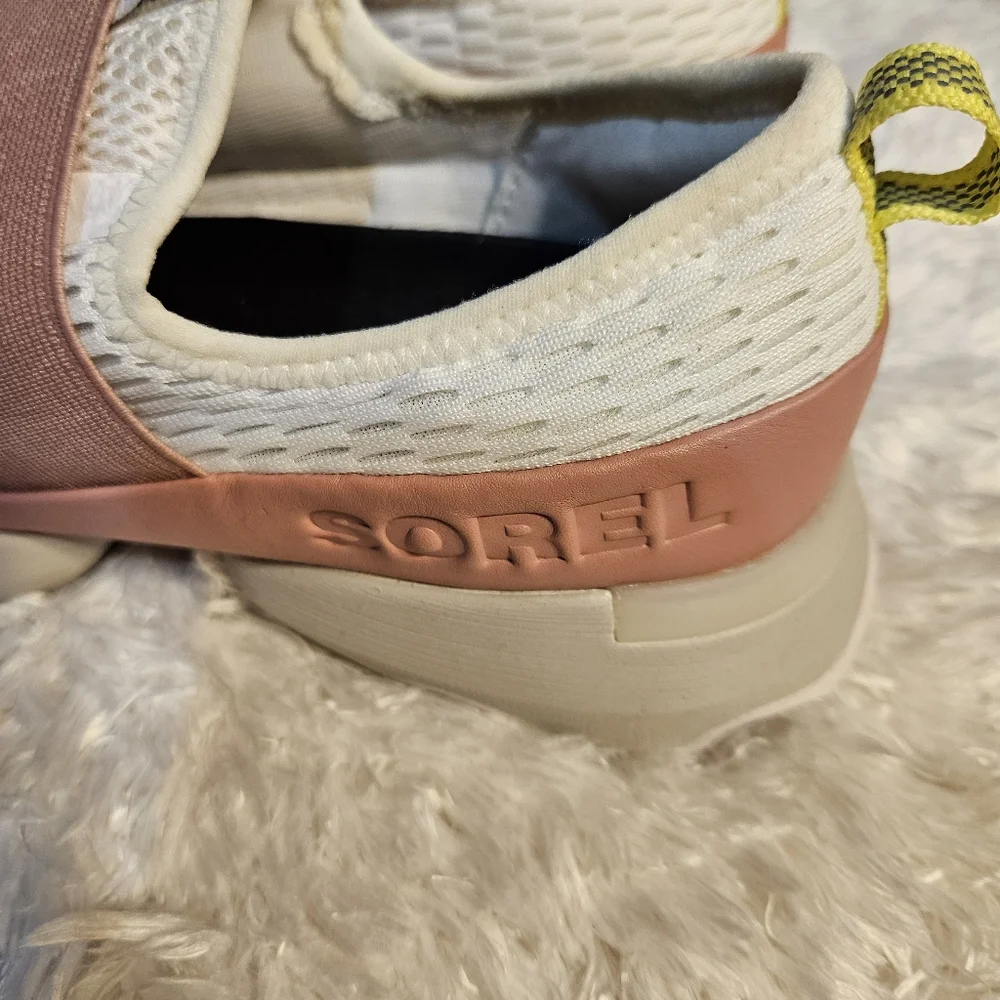 Sorel Kinetic Impact Go Slip On Sneakers White‎ Pink Accent Athleisure